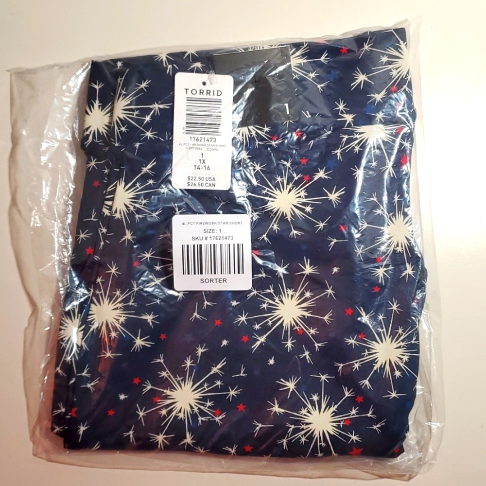 ❤️NWT TORRID 9" BIKE SHORT - 9" BERMUDA FIREWORKS AMERICANA - PLUS SIZE - Picture 8 of 11